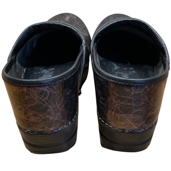 Dansko Metallic Iridescent Oil Sheen Slip On Clogs Sz 39 (US 9) Good Condition - Picture 3 of 12